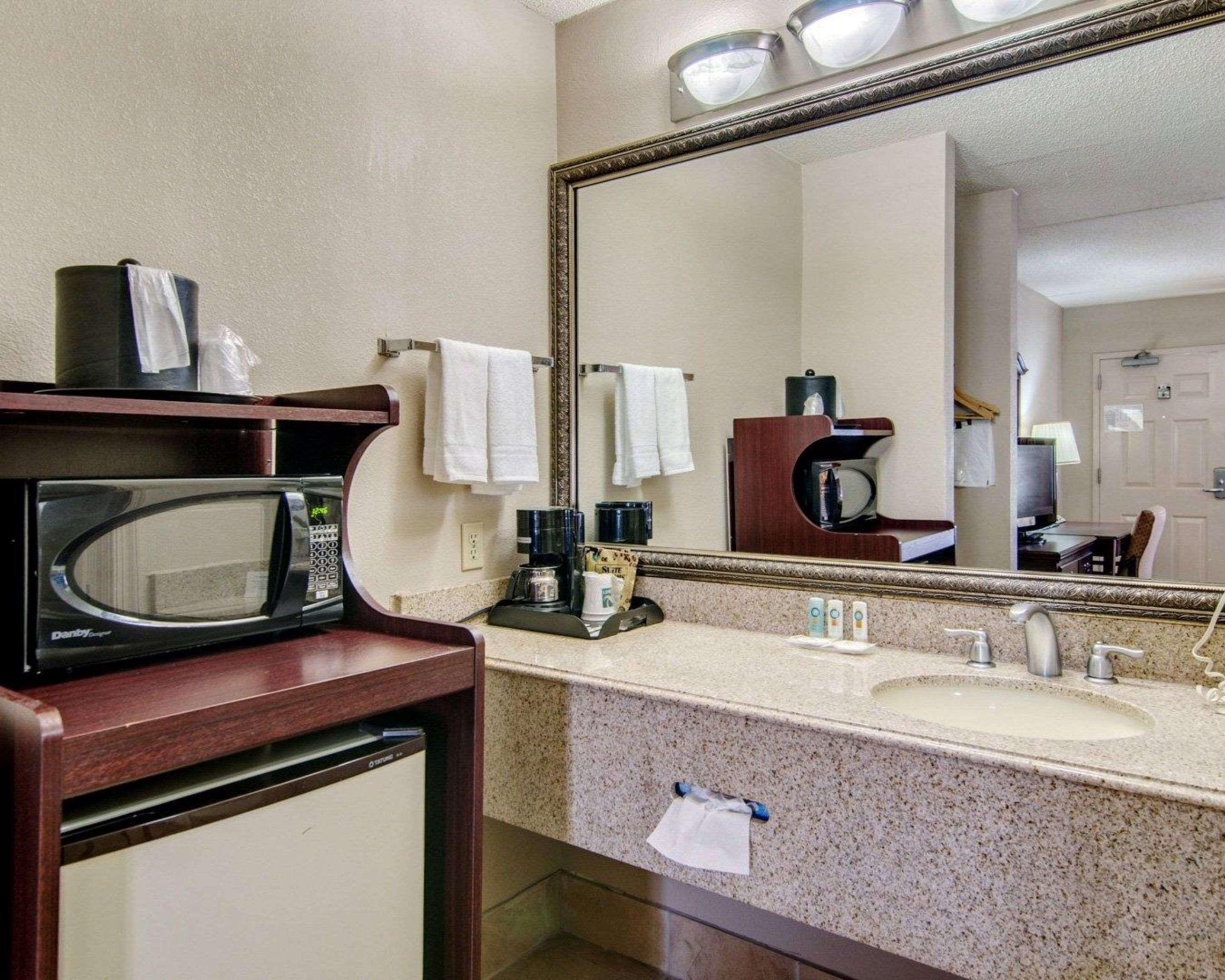 Quality Inn Salem - I-81 Exterior photo