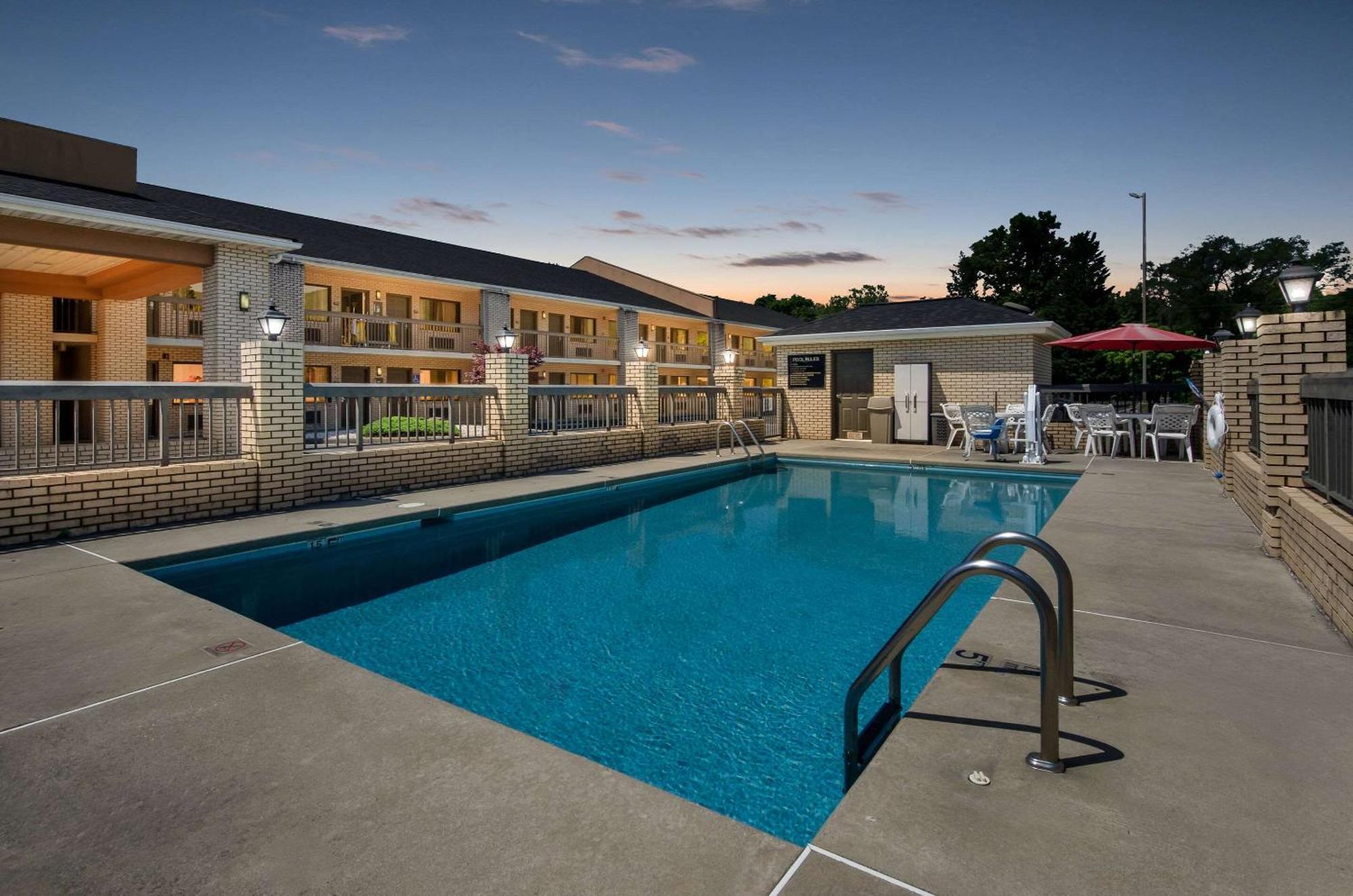 Quality Inn Salem - I-81 Exterior photo